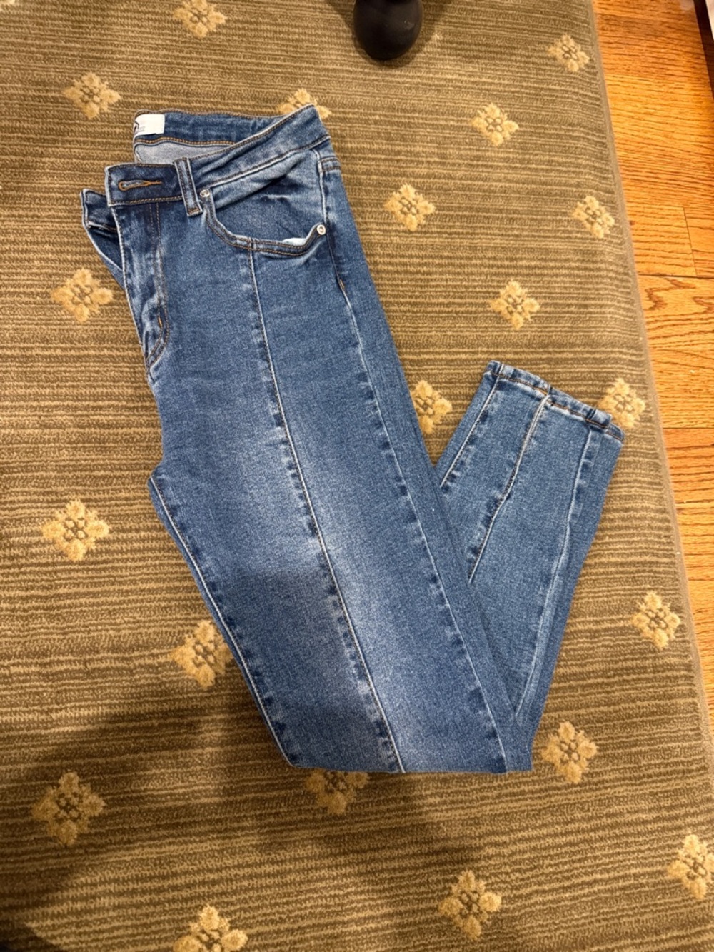 High-Rise Skinny Jeans in Medium Blue Wash
